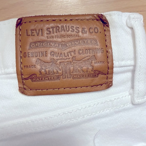 White Levis Skinny Jeans - Picture 6 of 6